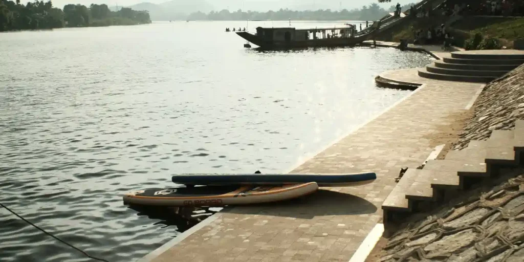 Perfume River-Thien Mu Pagoda