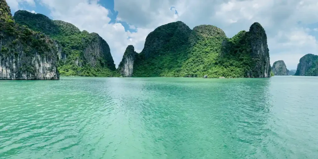 Halong Bay on a private boat:Luxury in Vietnam